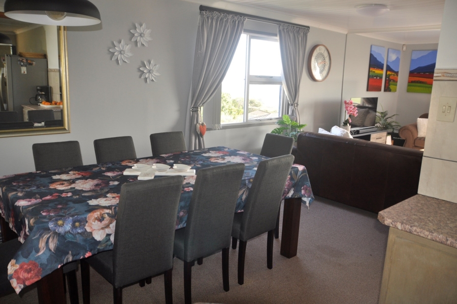 5 Bedroom Property for Sale in Fraaiuitsig Western Cape